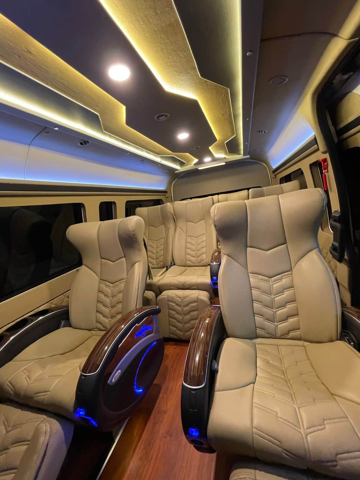 Review Hiace untuk Perjalanan Keliling Kota